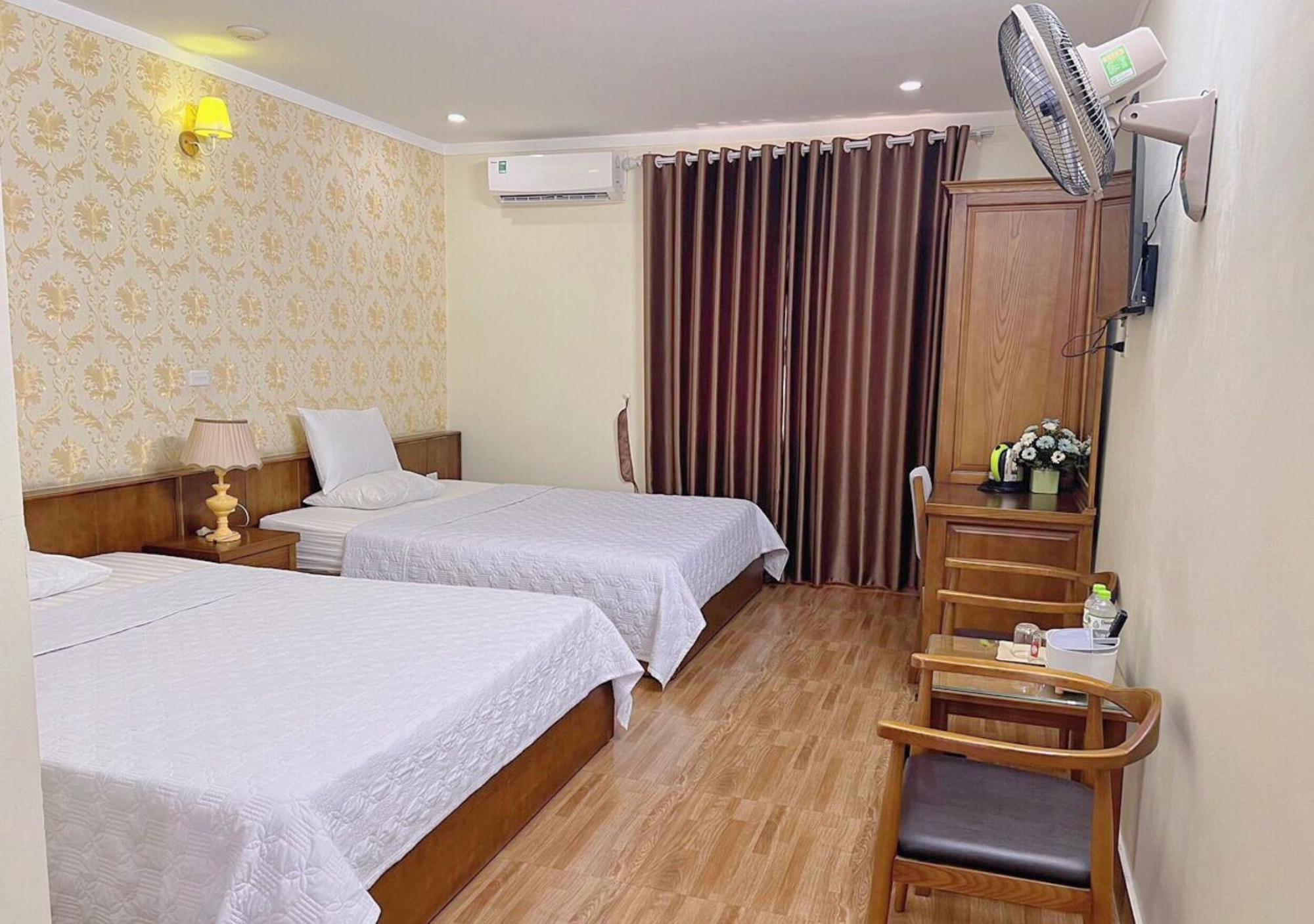 Thu Ha Hotel Uong Bi Buitenkant foto
