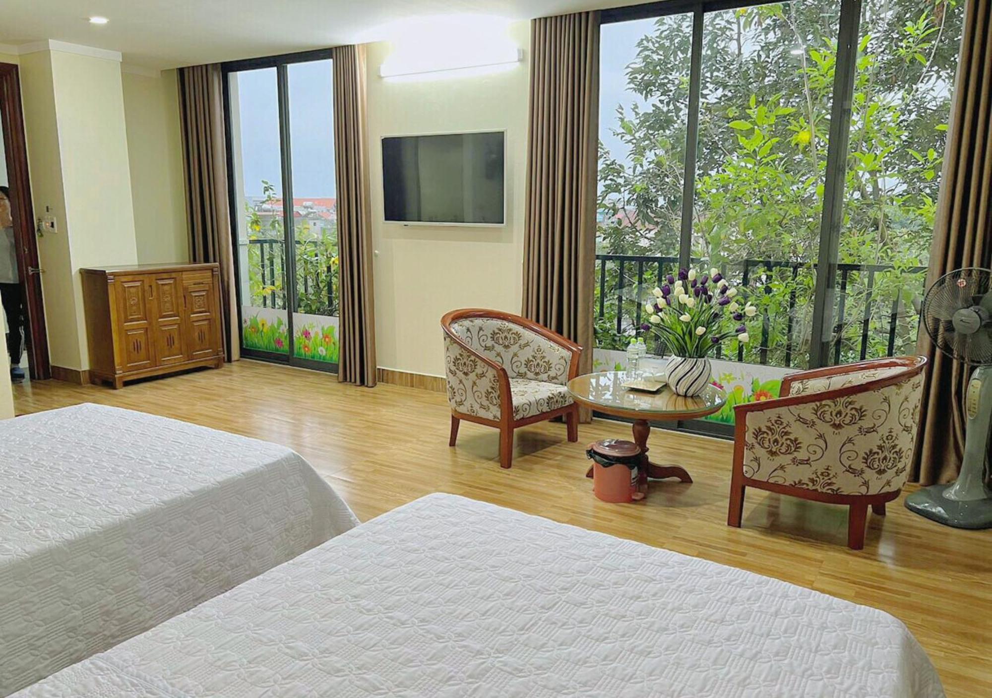 Thu Ha Hotel Uong Bi Buitenkant foto