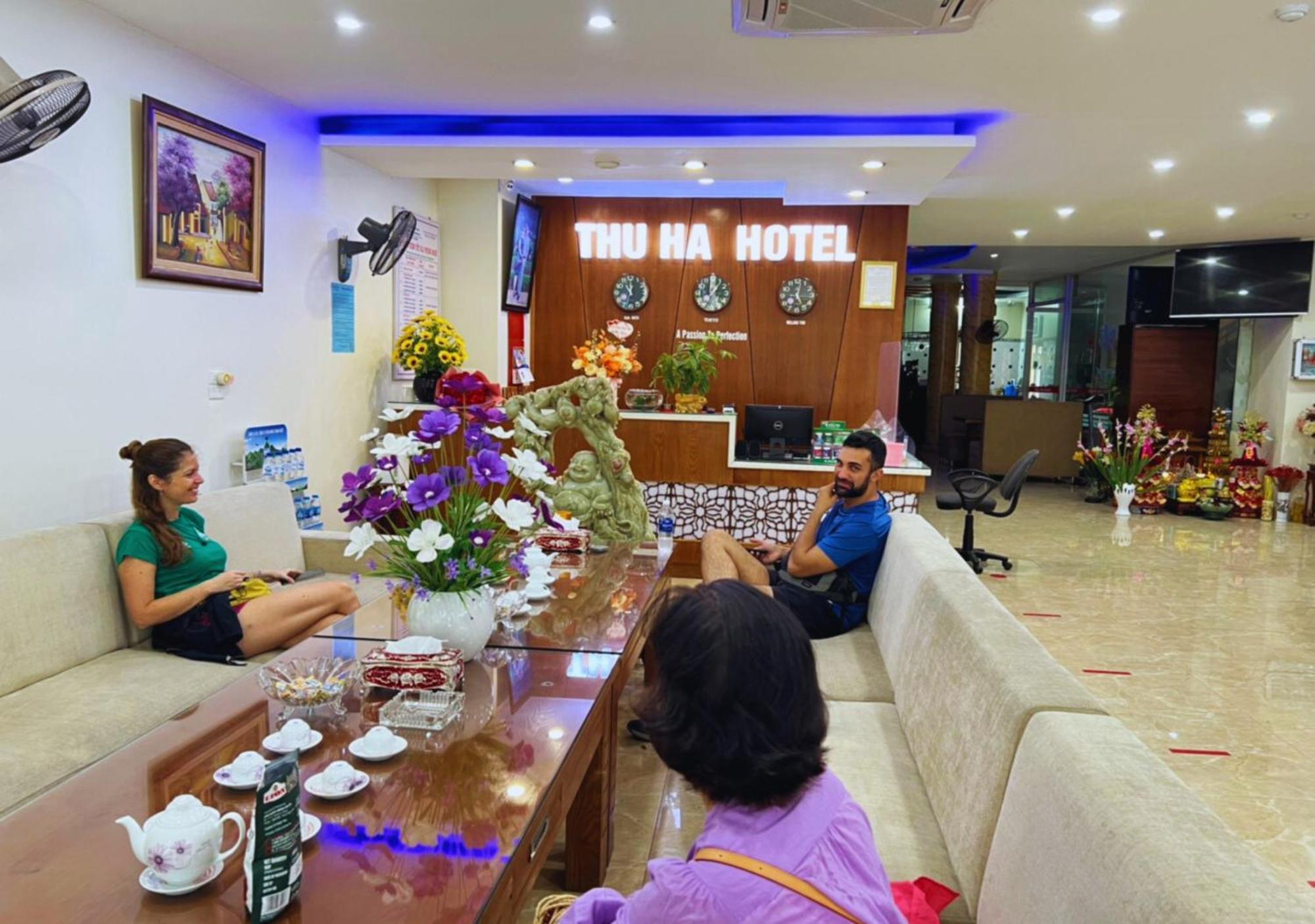 Thu Ha Hotel Uong Bi Buitenkant foto
