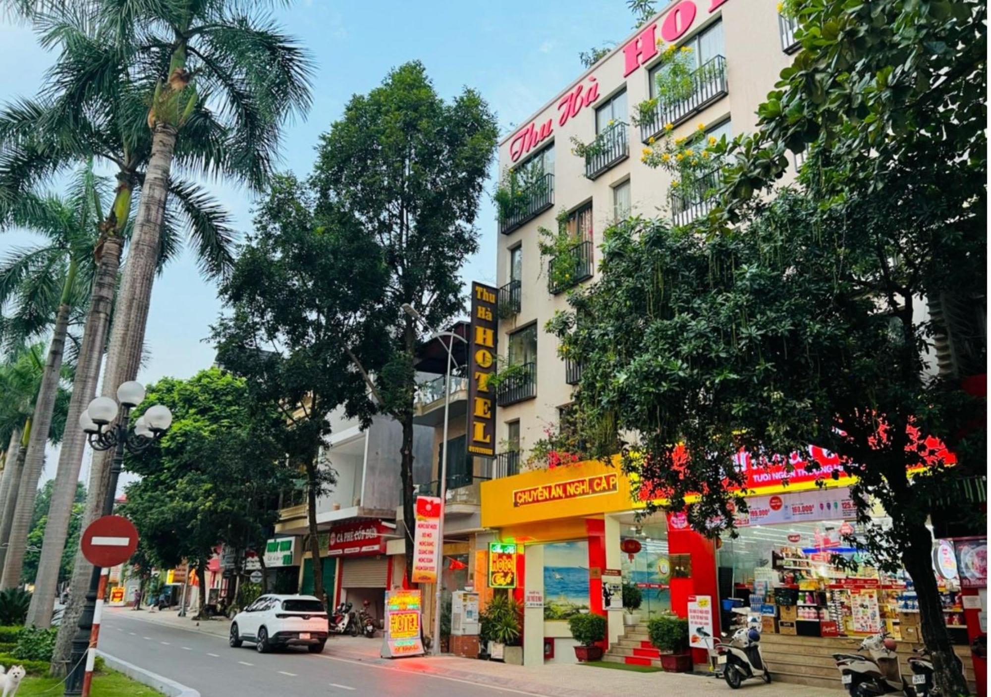 Thu Ha Hotel Uong Bi Buitenkant foto